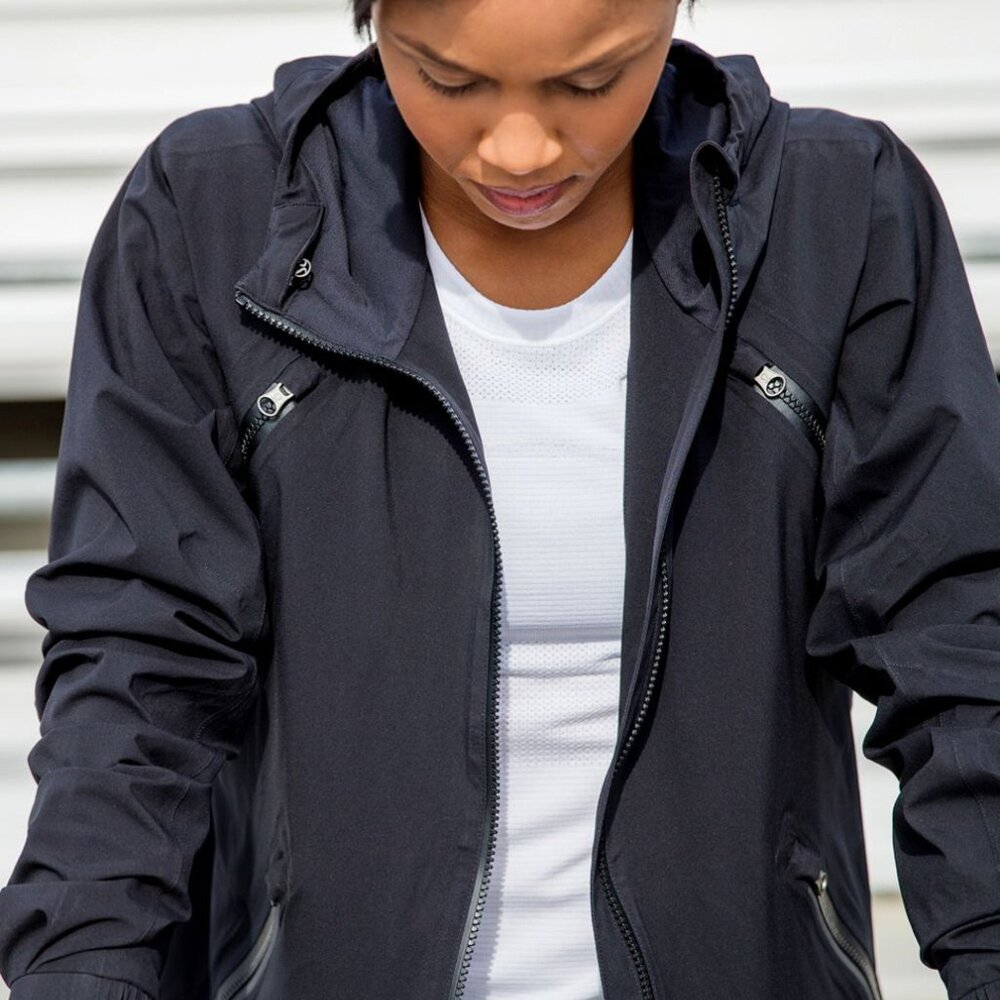 Lululemon Women's Black Rise‎ & Shine II Athletic Performance Jacket Size 4